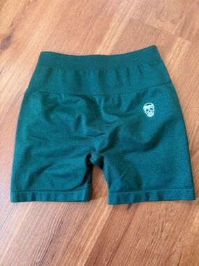 High-Rise Dark Green Women’s Bike Shorts with Skull Accent